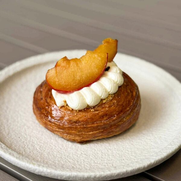 Ploomi-hapukoore croissant